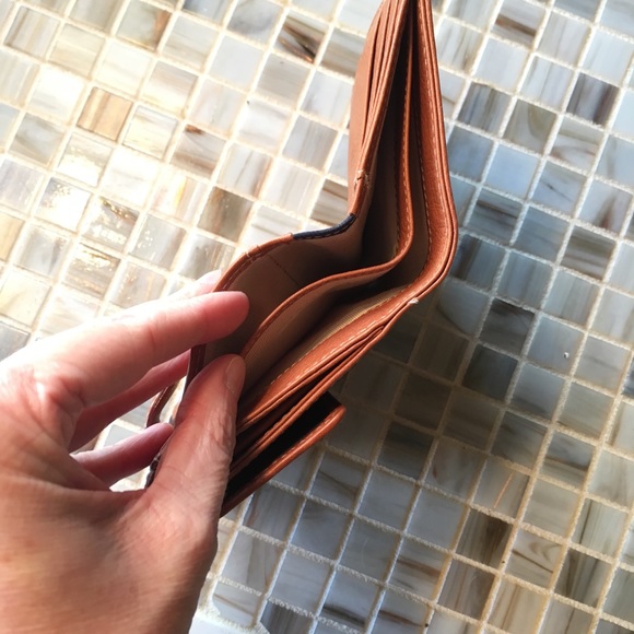 Kate Spade Navy Wallet - Picture 5 of 5